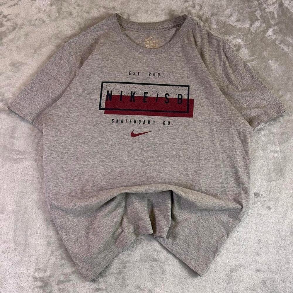 Nike SB Skateboard Co. Grey Graphic T-shirt Size L